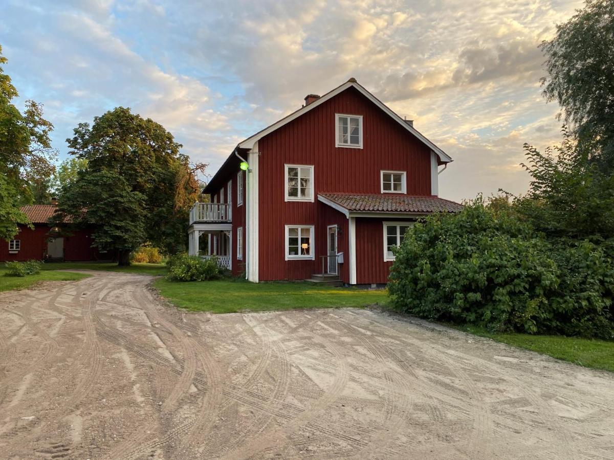 Segerstadsby Gardshotell Ab Vålberg Exterior foto